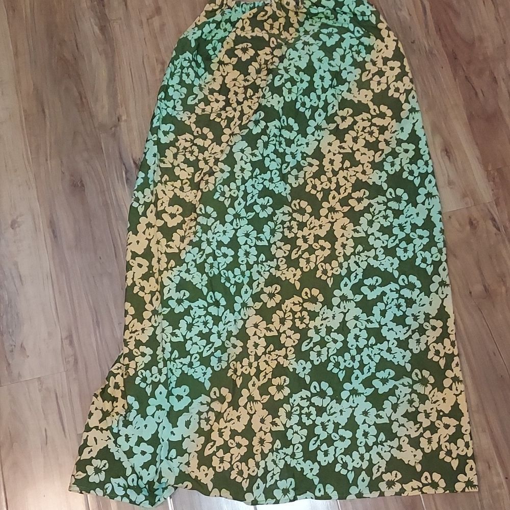 Tangerine Temple sarong - Picture 2 of 7